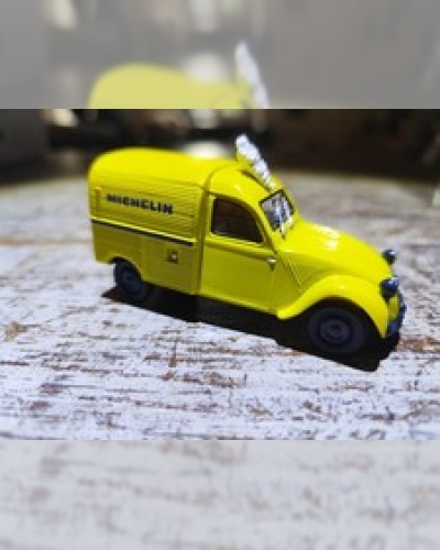 Norev Miniature car 1/43 Citroën 2CV Michelin van (14)