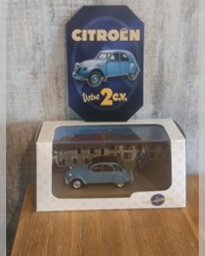 Atlas/Eligor 1/43 CITROEN 2CV 6 Doctor + Metal Plate