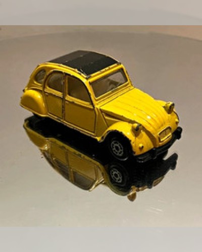 Citroën 2CV Yellow Vintage Diecast Model Car with Black Roof Plastic. French Car
