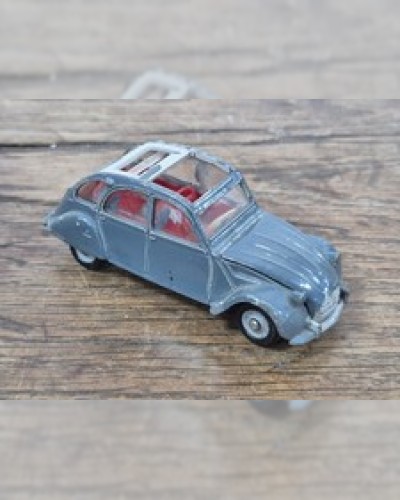 Citroën 2cv Miniature Car Dinky Toys 1/43 (Repainted)