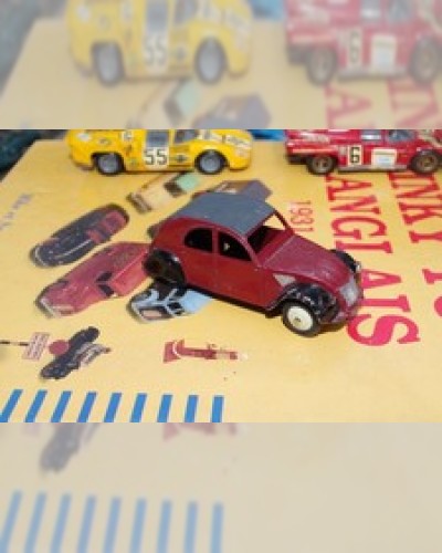 CITROEN 2 CV ref 24 T version 3 lights made in FRANCE 1959 GOOD CONDITION black wings?