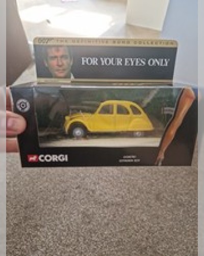 Corgi CC85701 James Bond 007 For Your Eyes Only Citroën 2CV Boxed Diecast