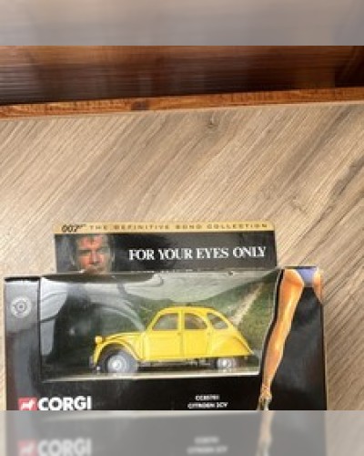 Corgi 007 Definitive Bond Collection Citroën 2CV 1:43 Yellow CC85701