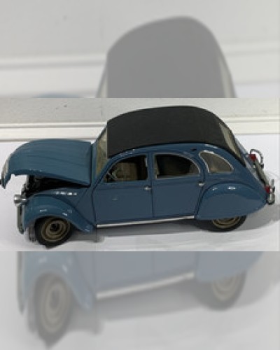 Solido Citroën 2CV Diecast Model Car – Scale 1:17