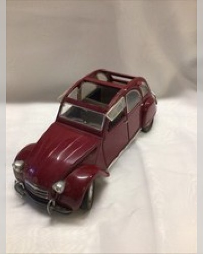 Solido 1/17 Citroën 2 CV Die Cast Model - Red