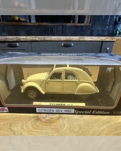 Maisto Citroën 2 CV 1952 1: 18 beige Special Edition voiture miniature