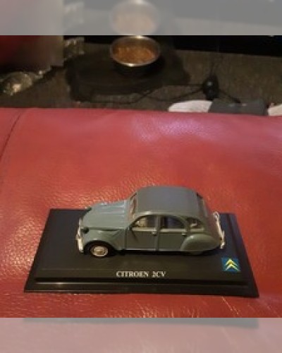 Del Prado Ultimate Car Collection 1:43 Scale Citroën 2 CV