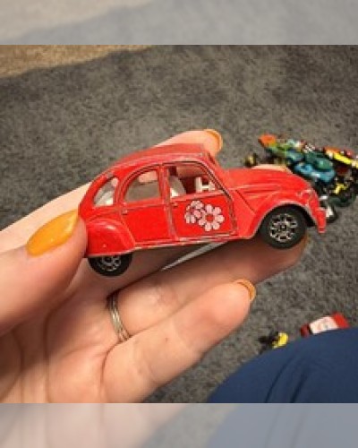Corgi Citroën 2CV6 Red Diecast Car Vintage Model w/ Flower Decals Opening Doors