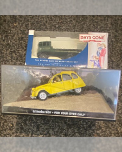 Days Gone Citroën 2CV 1:43 Yellow Diecast Model Car James Bond With Case/Stand